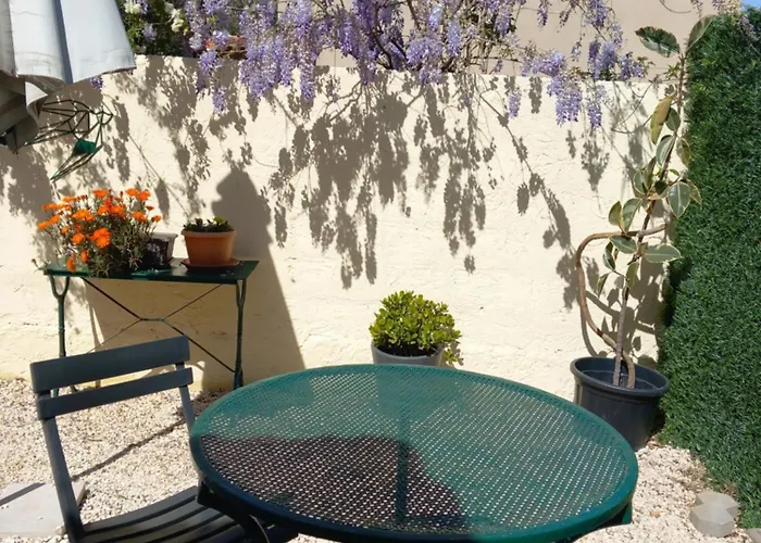 Studio Avec Jardin Et Parking Prives